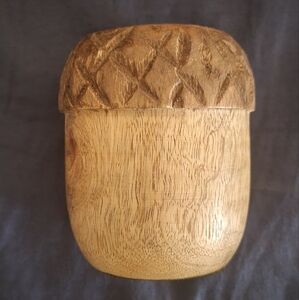Wood tealight acorn